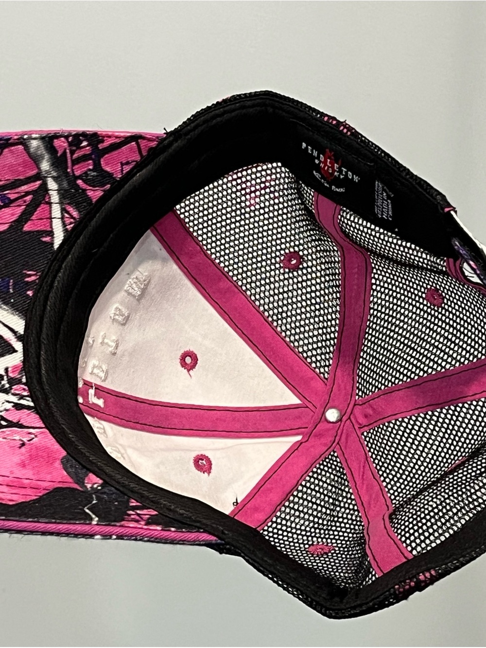 Black Quilted Puffer Vest xl with Pink Camo Accents & hat - Picture 14 of 14